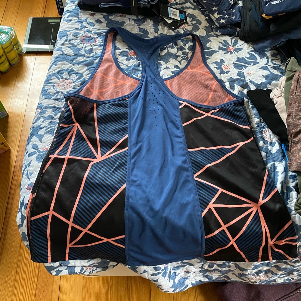 Target tank top - Picture 2 of 3